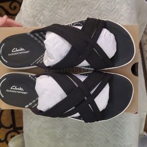 🔖💥SALE 💥 NWT- Clarks Cloudsteppers - Sz 11